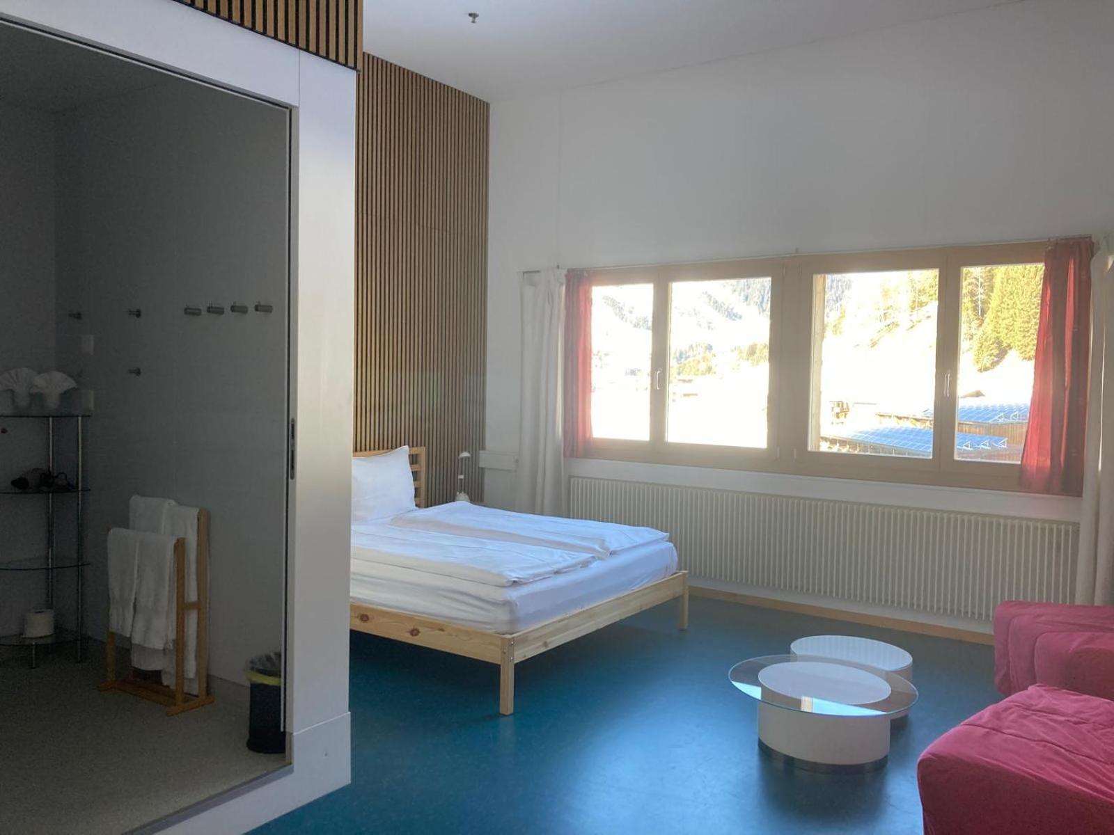 Shima-davos Bed & Breakfast 3*