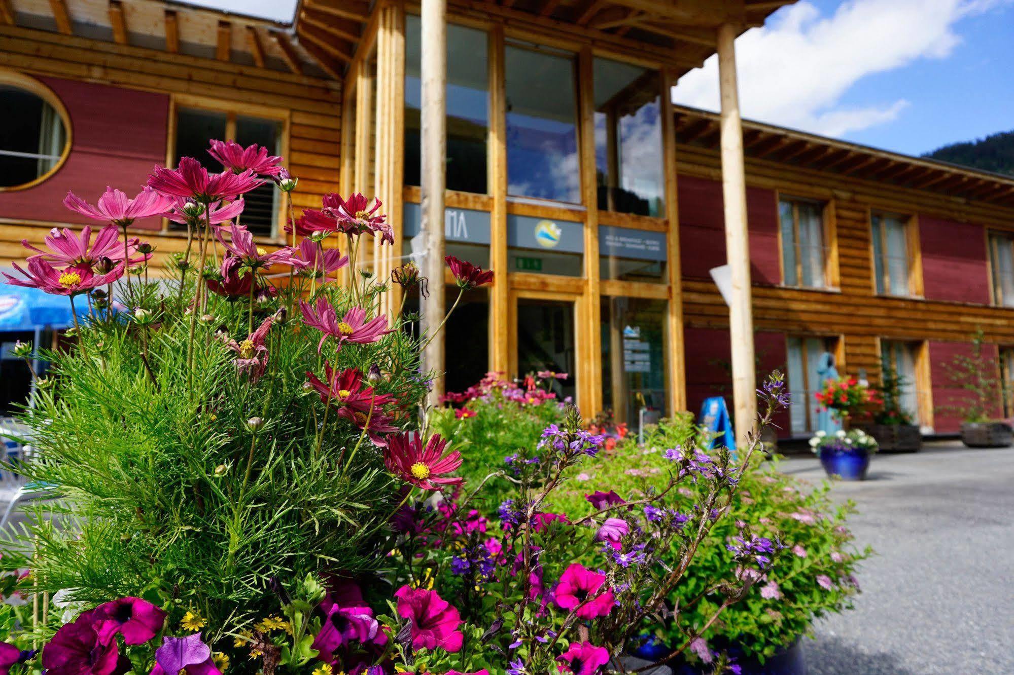 Shima-davos Bed & Breakfast